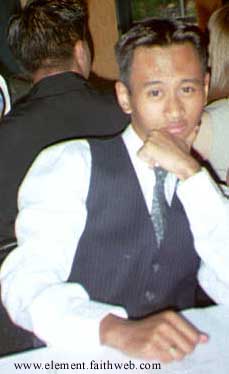 chrisye.jpg (17436 bytes)