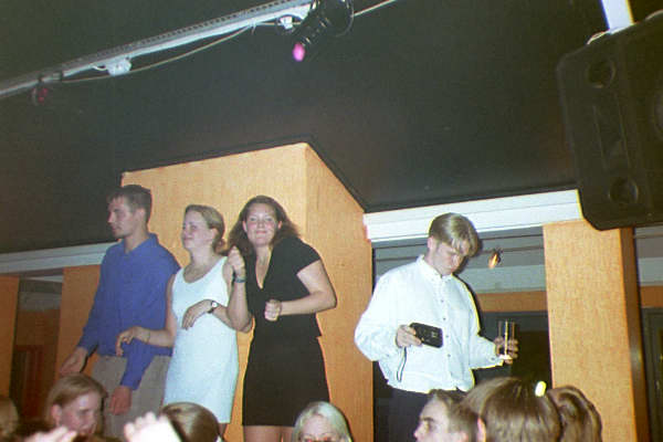 fest2.JPG (28668 bytes)