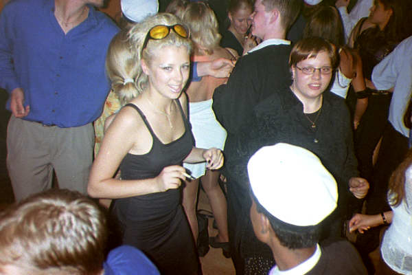 fest5.JPG (34623 bytes)